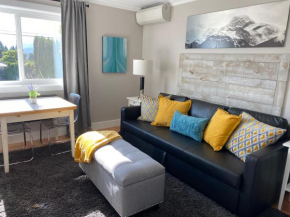 Panoramic view! Private 1 BR suite, NEW living room!